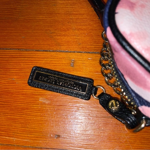 Victoria’s Secret Floral Crossbody Bag Pink Navy Chain Strap - Picture 4 of 7